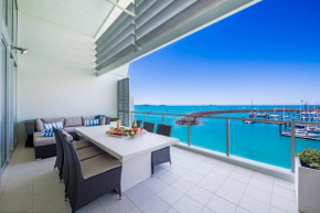 Penthouse At The Point - Airlie Beach